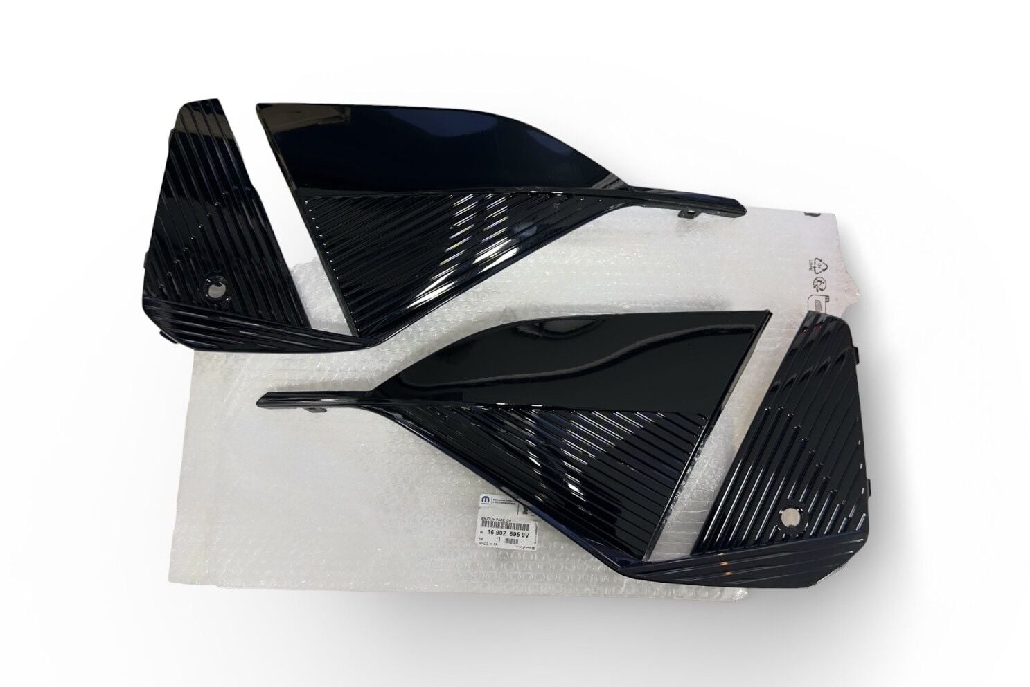 Peugeot 408 Ön Tampon Kenar Çıtaları Siyah Parlak Orijinal 169026959V