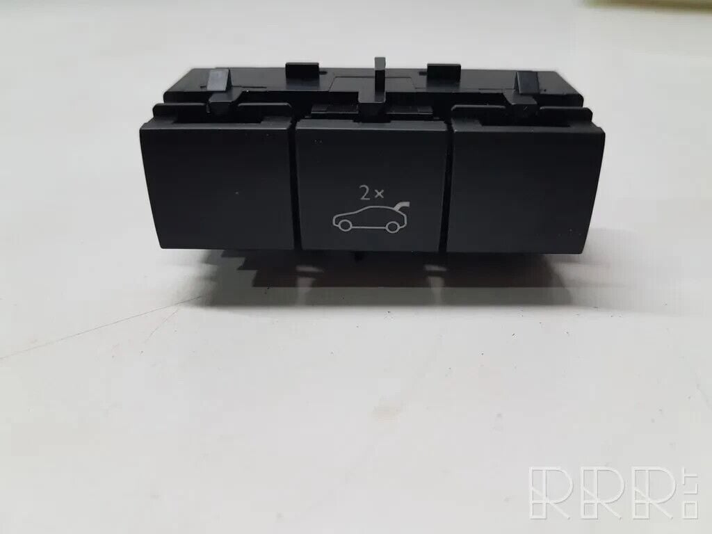 Peugeot 5008 P87 Bagaj Açma Kumanda Düğmesi Psa 98130472ZD